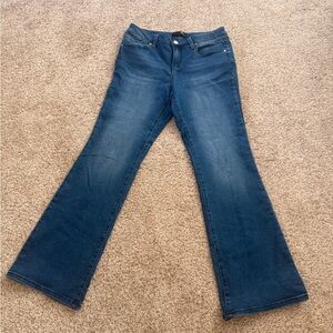 1822 Slimming Women's Flare Jeans